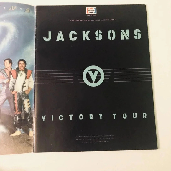 Vtg The Jacksons Victory Tour USA Pepsi Sponsor  Program Book - Picture 8 of 16